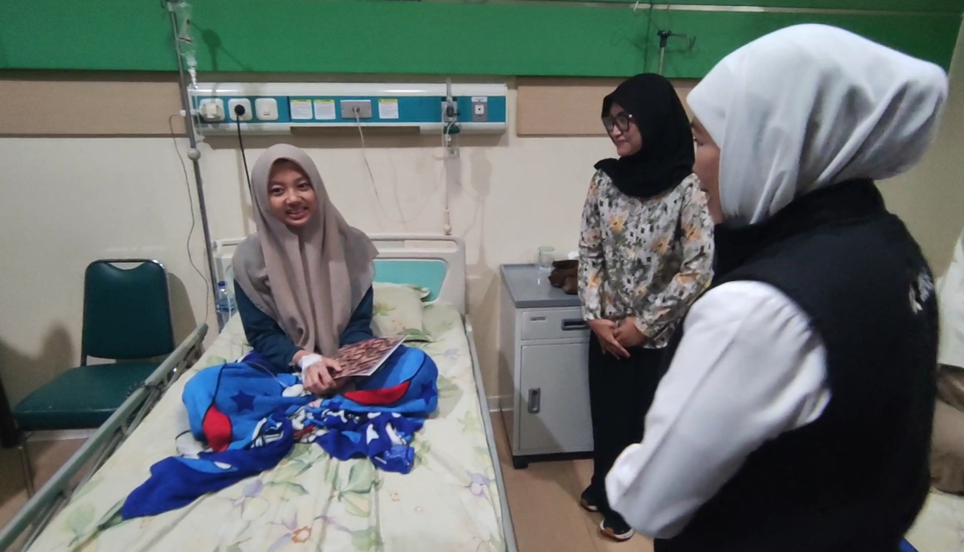 Several Students Undergoing Hospitalisation Following Mass Food Poisoning Incident
