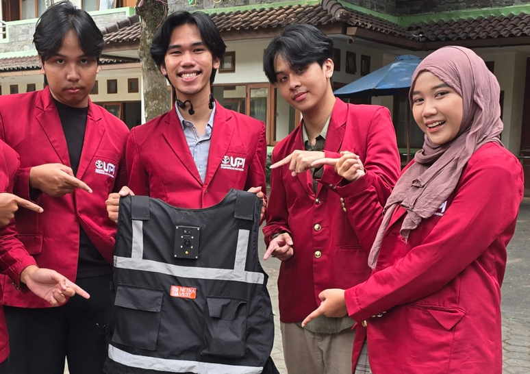 Netravest: UPI Students Innovate AI Vest to Assist Visually Impaired Navigation