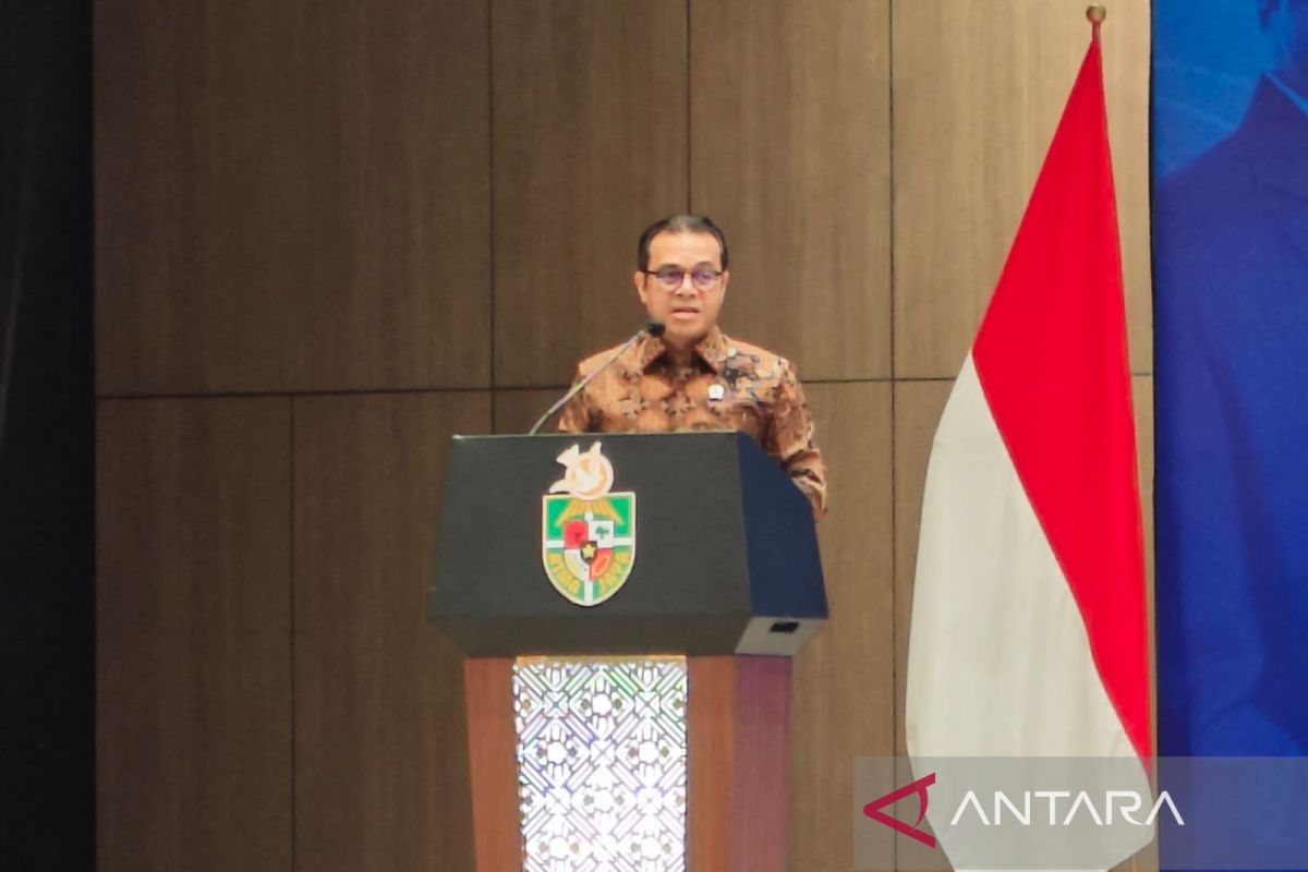 Nezar asserts digital platforms determine information received by the public