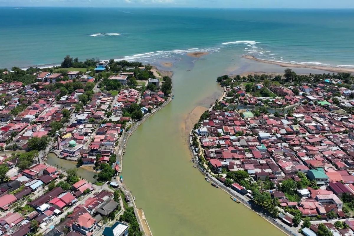 Andalas University Academics Discover Divergent River Mouth Conditions Following Floods