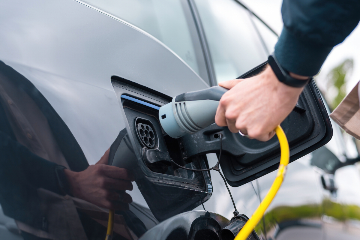 How to Safely Maintain Electric Vehicles to Ensure Battery Longevity