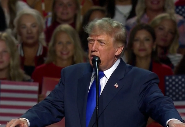 US Midterms: Trump Promises US$5,000 to Every Citizen if Republicans Control Congress