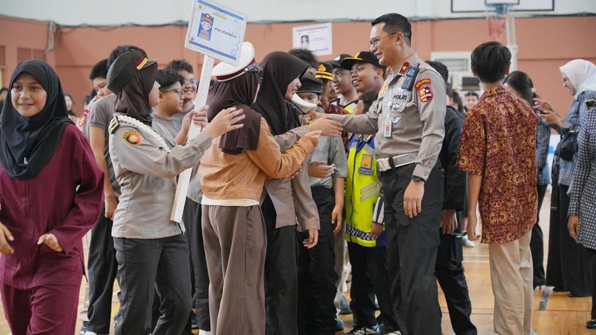 Korlantas Educates Students on Traffic Order