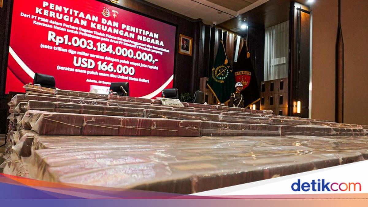 Over Rp 1 Trillion in Seized Cash Displayed Like a Mattress by Prosecutors