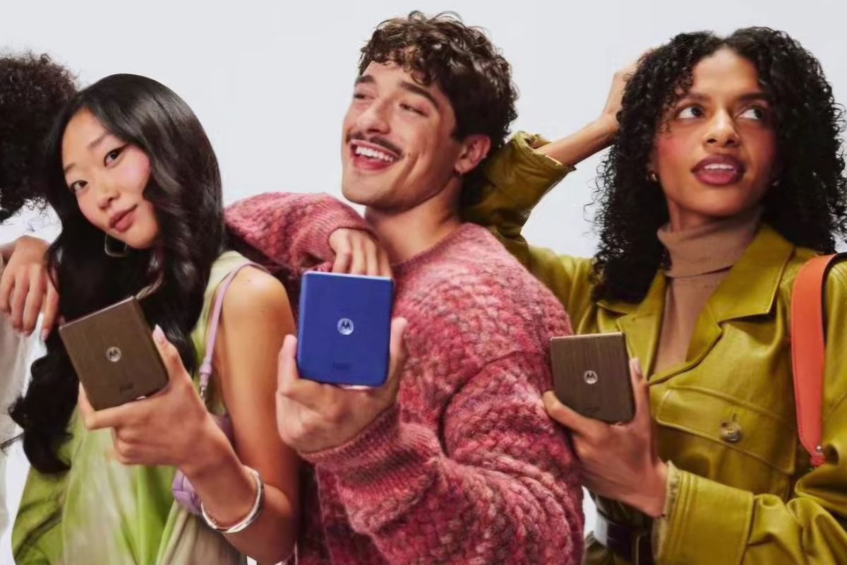 Motorola Teases Latest Razr Foldable Phone with Book-like Design