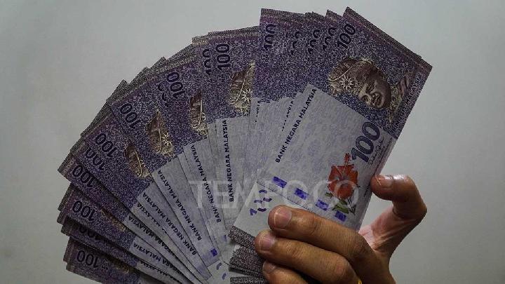 Ringgit at a 10-Month Low Against Singdollar: What's Behind the Drop?