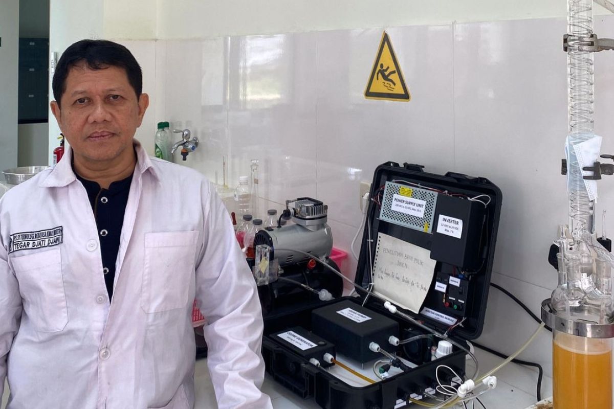 Undip Vocational School Students Develop Sugar Esters from Used Cooking Oil