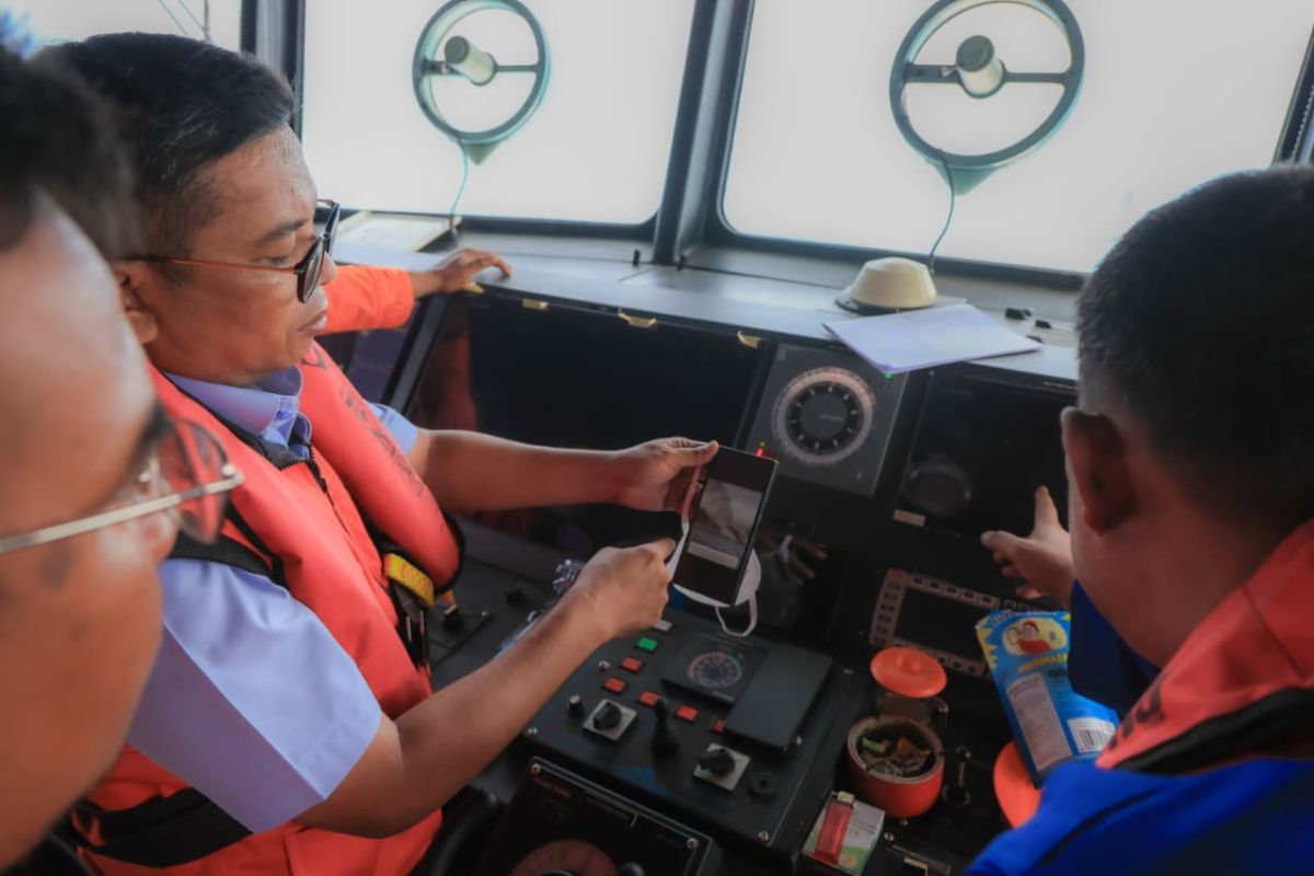 Banten Governor joins SAR Team in search for five missing journalists