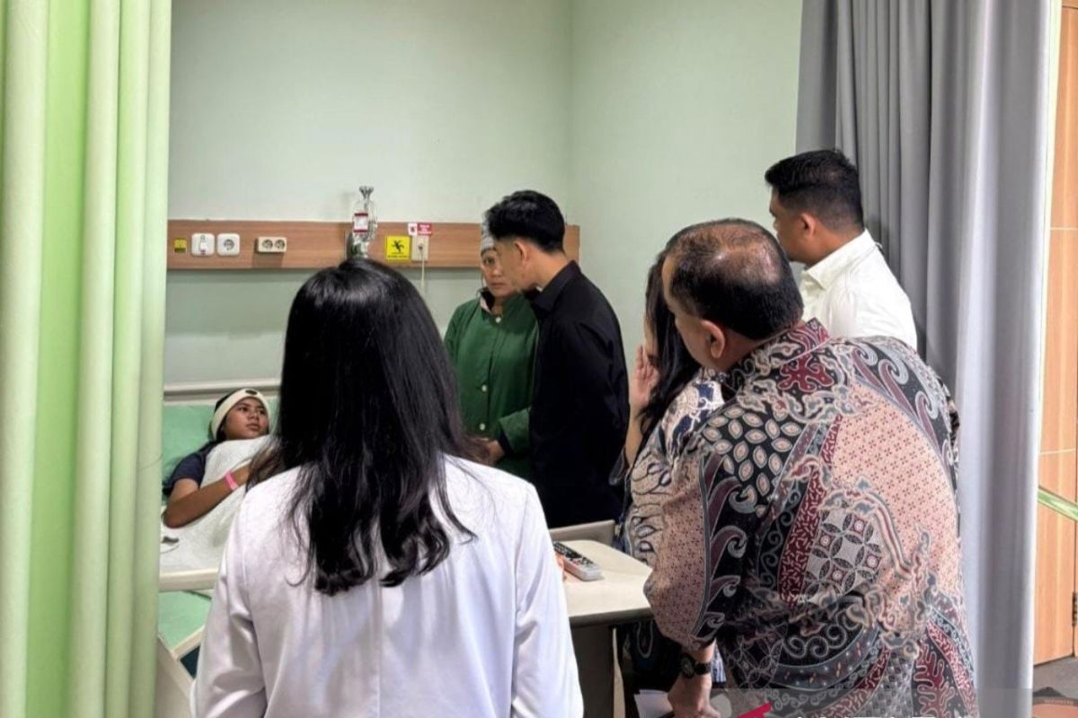 Vice President Gibran Visits Students Affected by Free Nutritious Meal Programme in Karo