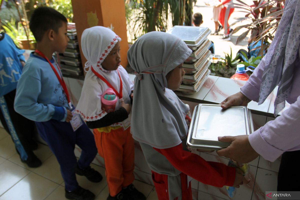 Hoax! Malang City Halts Free Nutritious Meal Programme