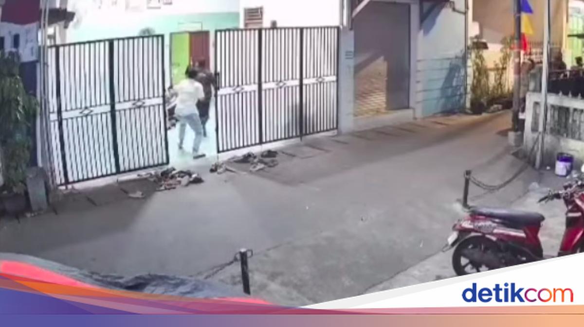 Man in Koja Mobbed While Teaching Children Quran Recitation