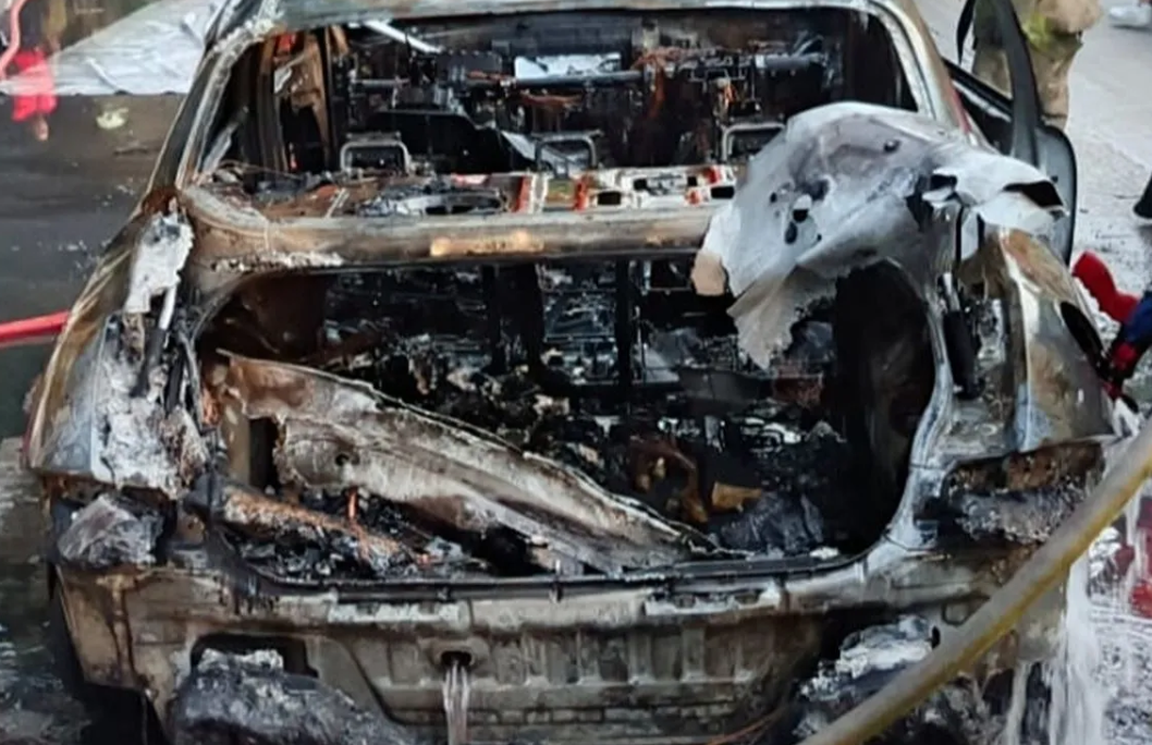 Electric Vehicle Catches Fire in Slipi After Striking Busway Separator