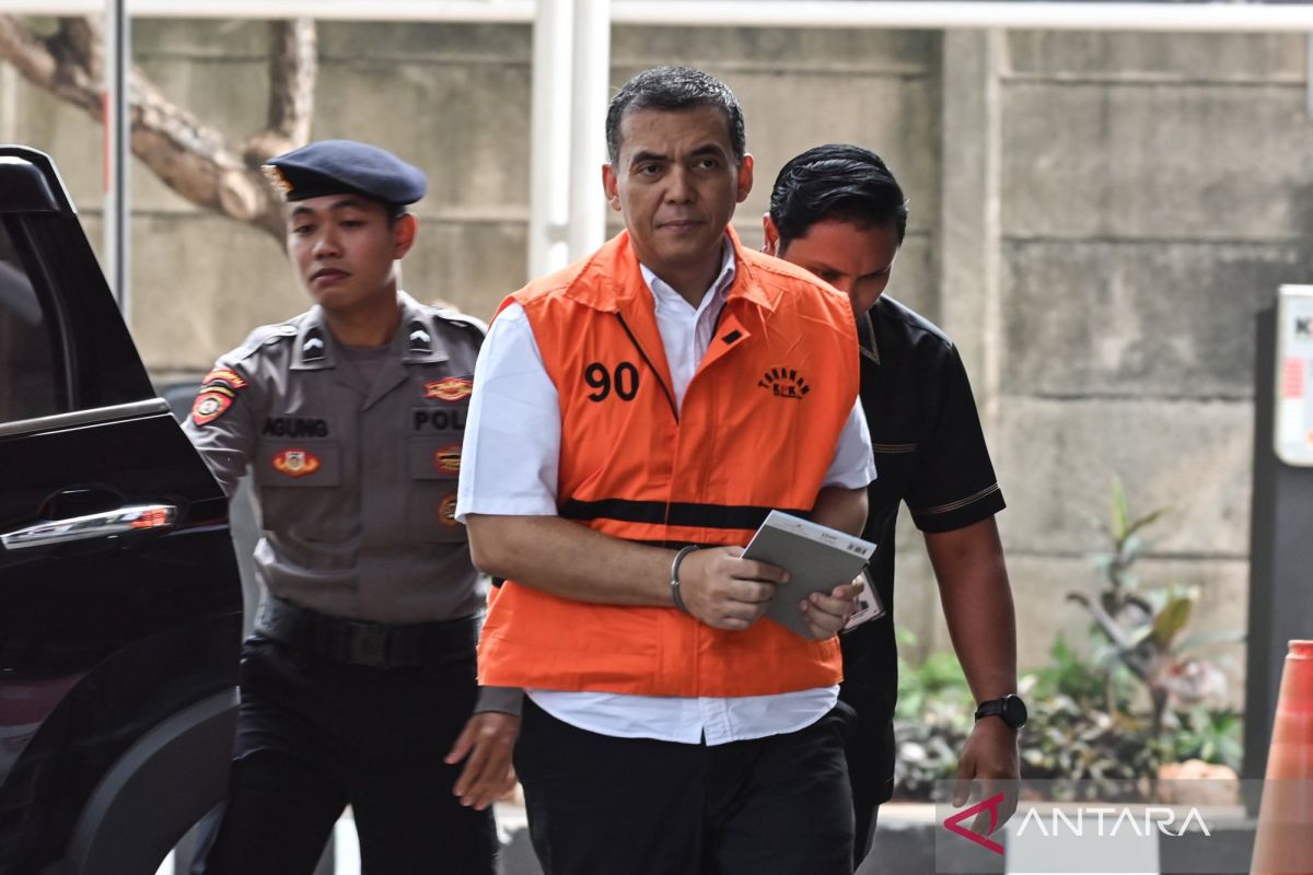 KPK questions three individuals in visa extortion case