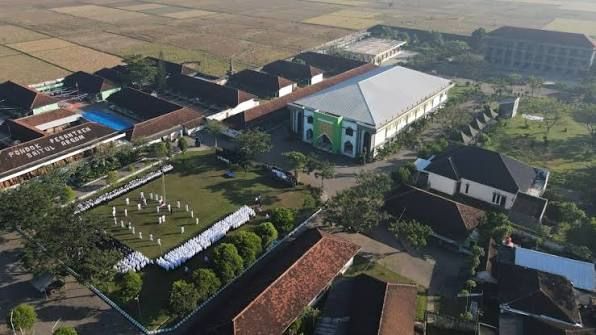 Supporting Food Self-Sufficiency, Baitul Arqom Islamic Boarding School Strengthens Agriculture and Livestock Sectors