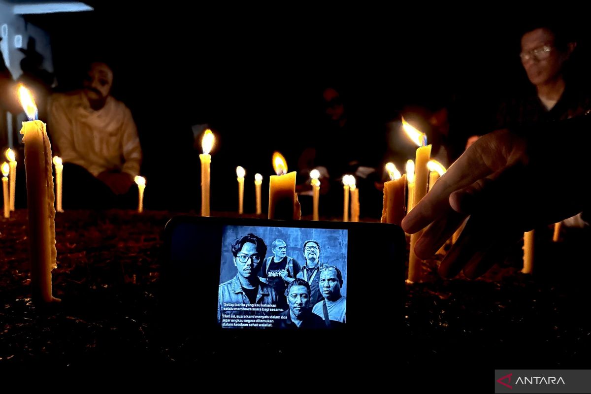 Bandung Journalists Hold Joint Prayer for Journalists Missing in Sunda Strait