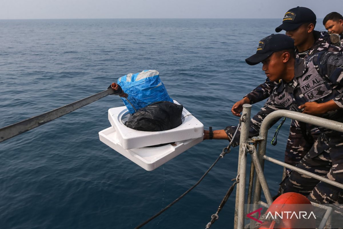 Joint SAR Team Expands Search, Scouring 3,243.7 Square Nautical Miles