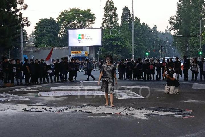 #EmergencyIndonesia: Why Are Bandung Students Taking to the Streets?
