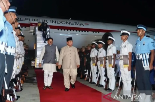 Prabowo Arrives in India to Attend 18th BRICS Summit