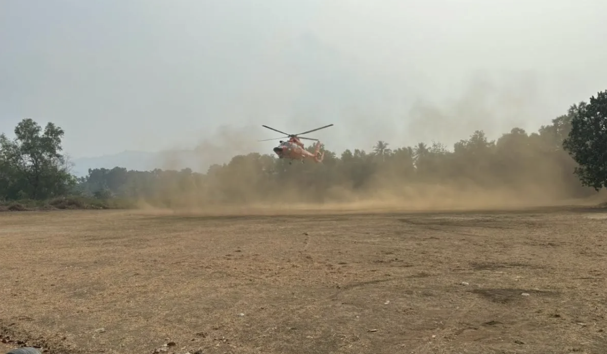 Helicopter HR-3604 Deployed to Search for 5 Missing Journalists in Sunda Strait