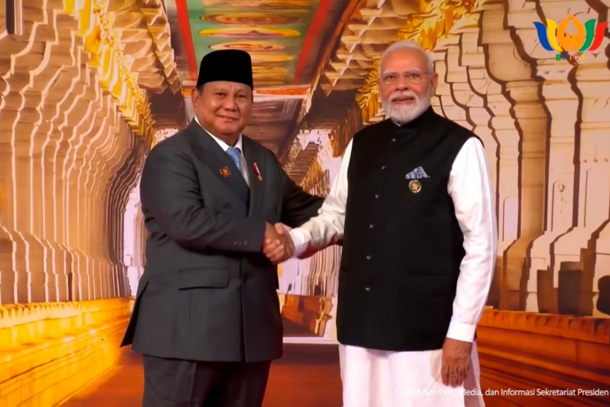 Prabowo Welcomed by PM Modi Upon Arrival at 18th BRICS Summit