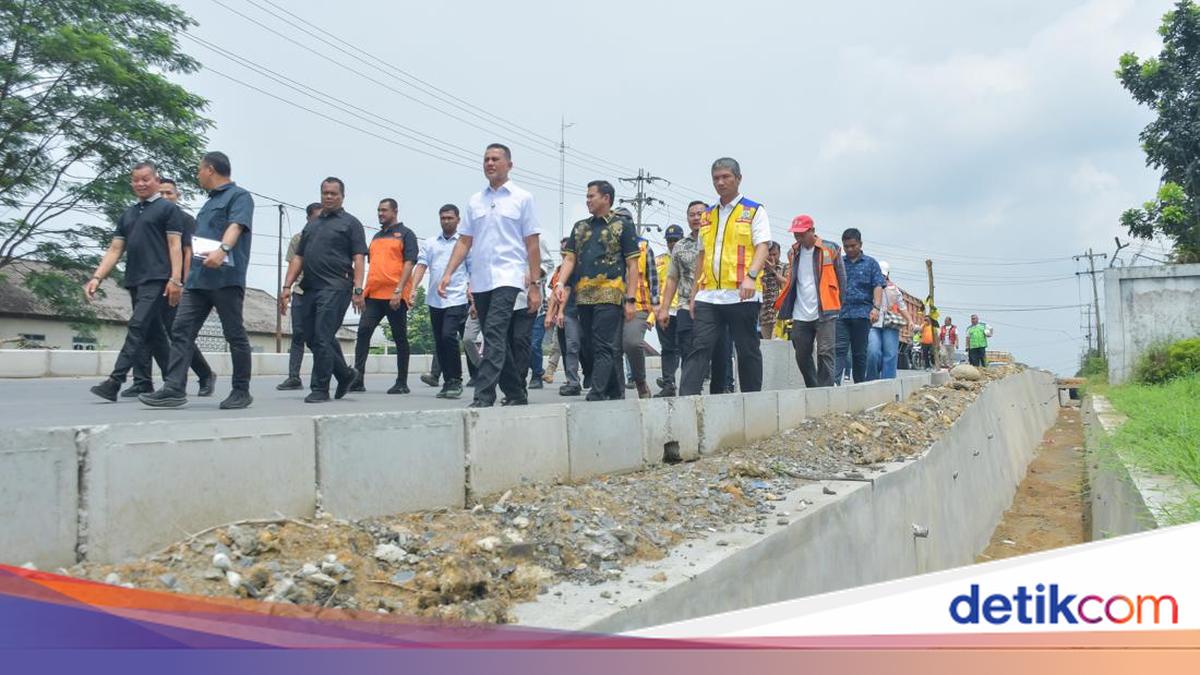 Inspecting National Roads in Serdang Bedagai, Ijeck Highlights Infrastructure Equality