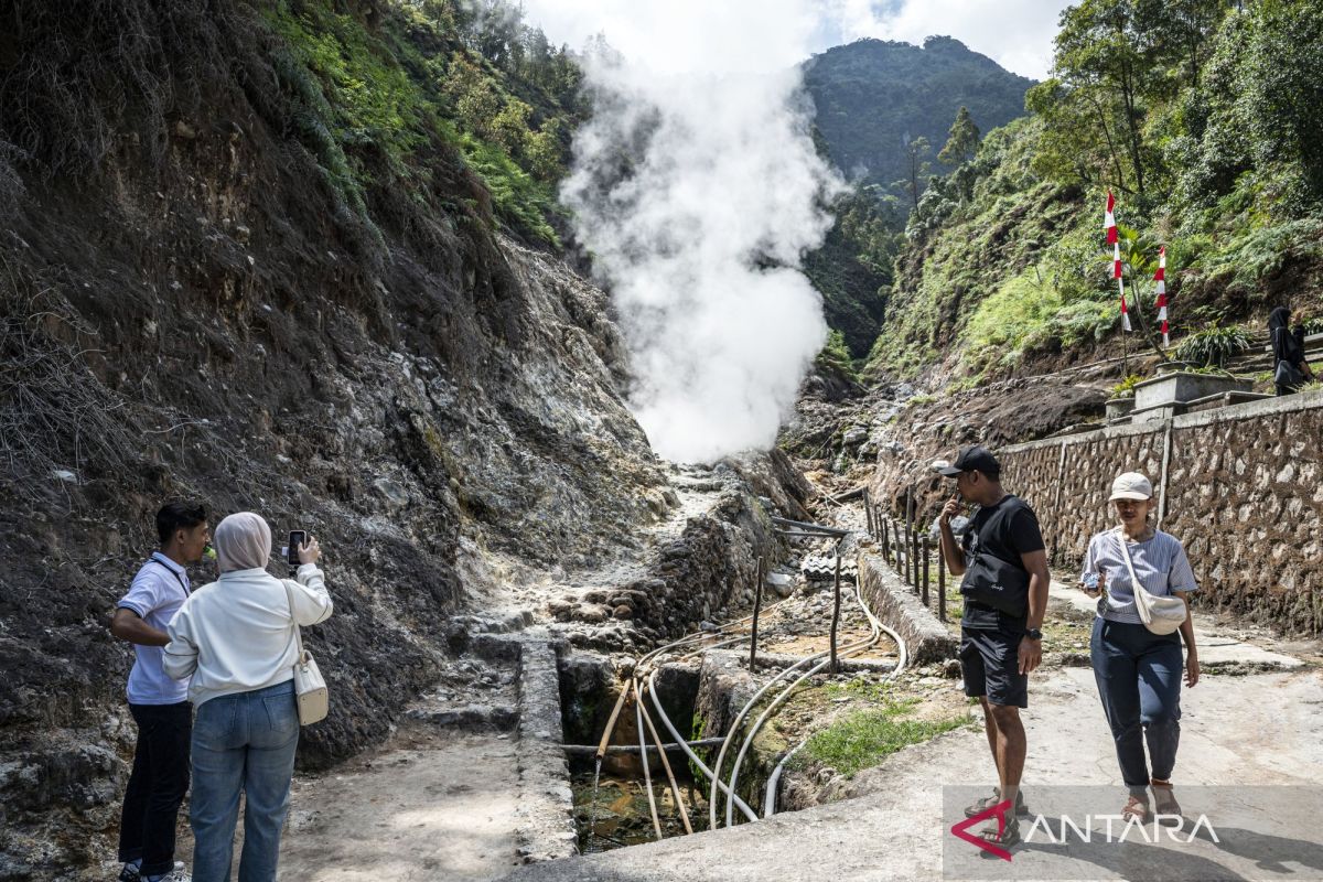 Academics: Gunung Ungaran Geothermal Power Plant Boosts Economy and Environmental Quality