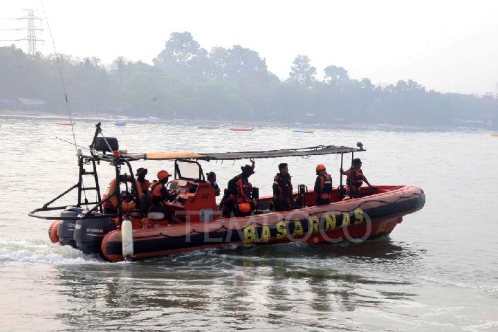 Multiple Life Jackets Found During Search in Sunda Strait