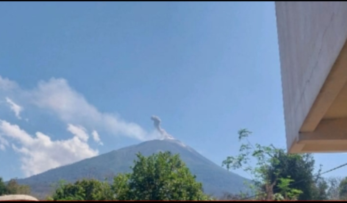 Mount Lewotolok Erupts Again, Ash Column Reaches 400 Metres