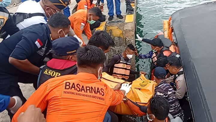 Basarnas: Virgo Transport 8 Ship Sinks After Being Hit by 3-Metre Waves