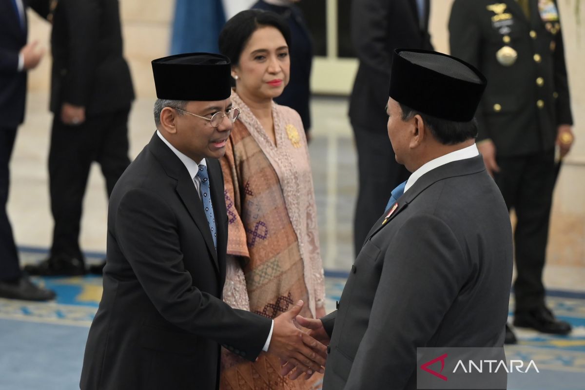 Profile of the New Finance Minister Replacing Purbaya