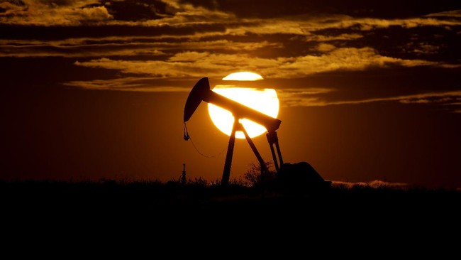 Oil Prices Explode, Energy Giants Pour Funds into Expansion