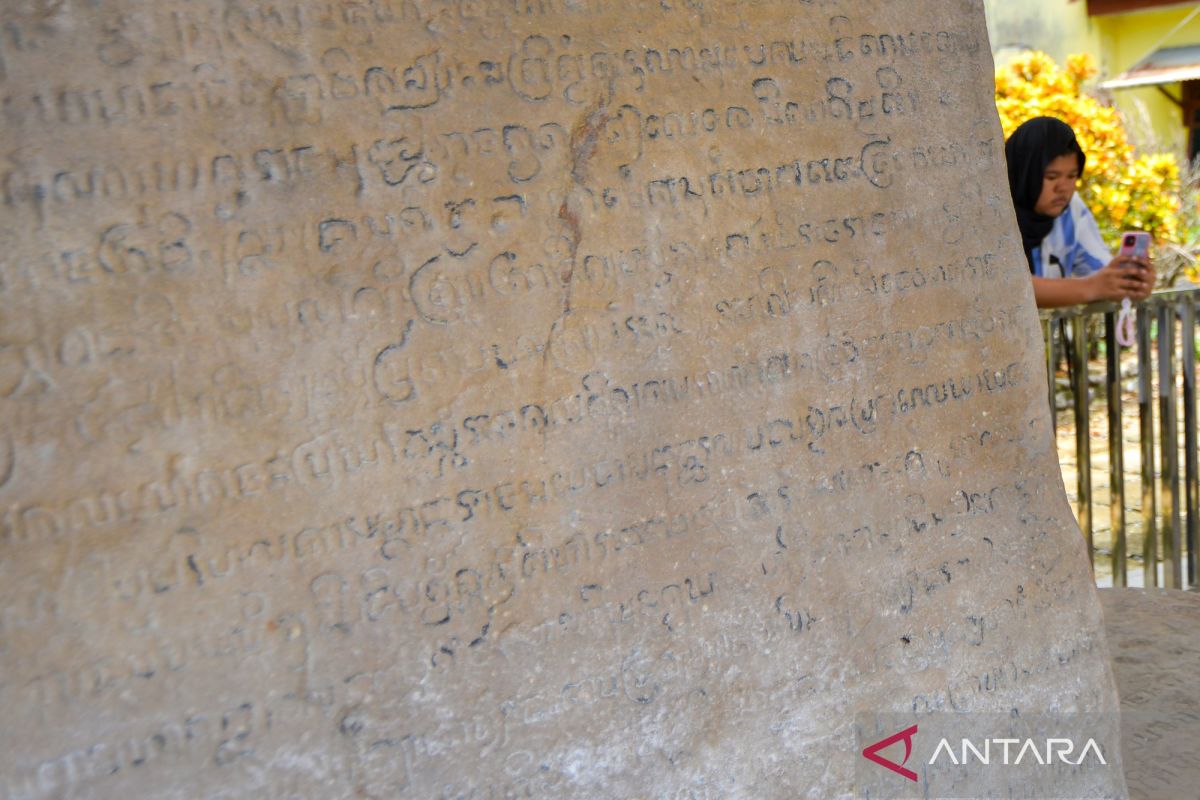 13 Career Options Available for Javanese Literature Graduates