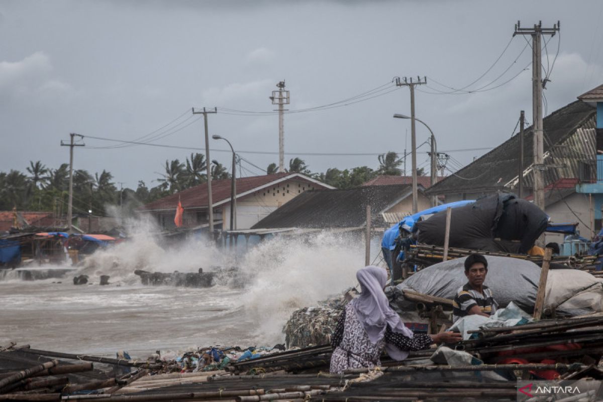 No tsunami in Sunda Strait after Anak Krakatau eruption: BRIN