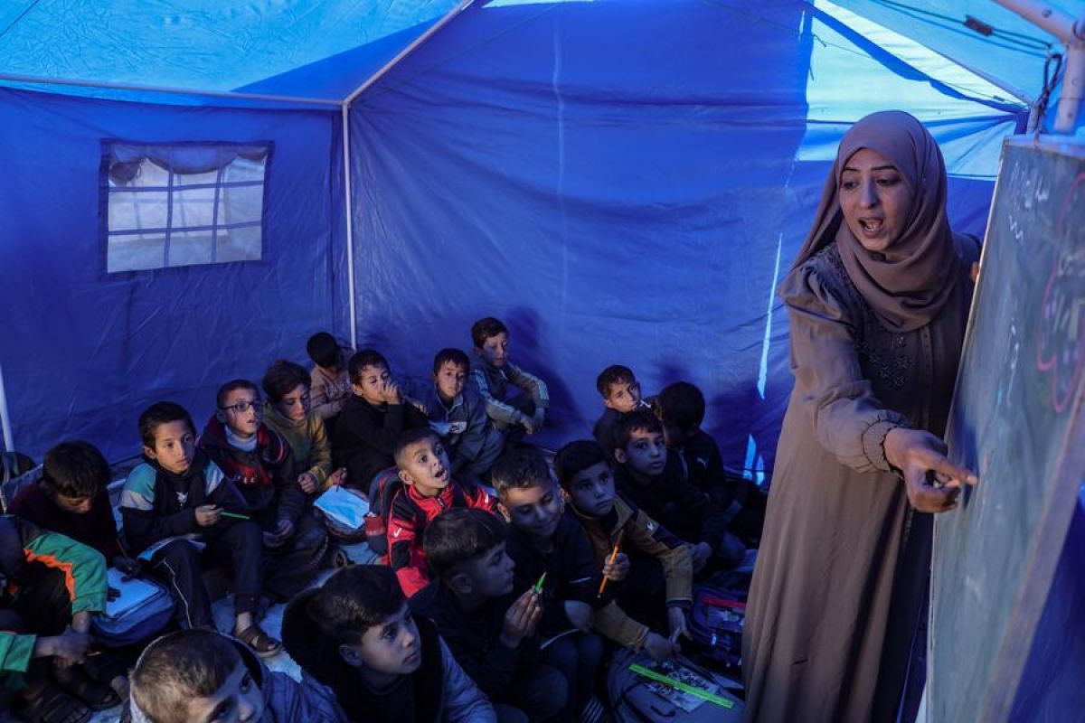 More than 720,000 Palestinian students lose access to basic education