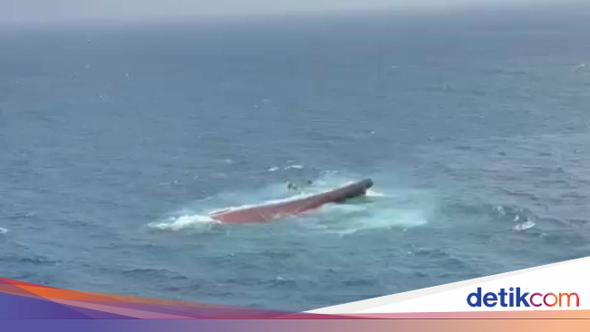 KRI Canopus Deployed to Search for Virgo Ship Victims Underwater