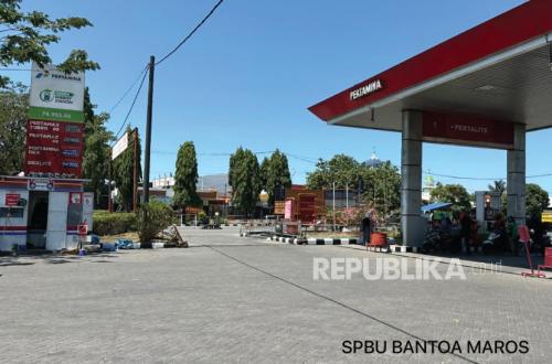 Fuel Queues in Makassar Gradually Improving as Pertamina Adds Supply and Petrol Station Staff