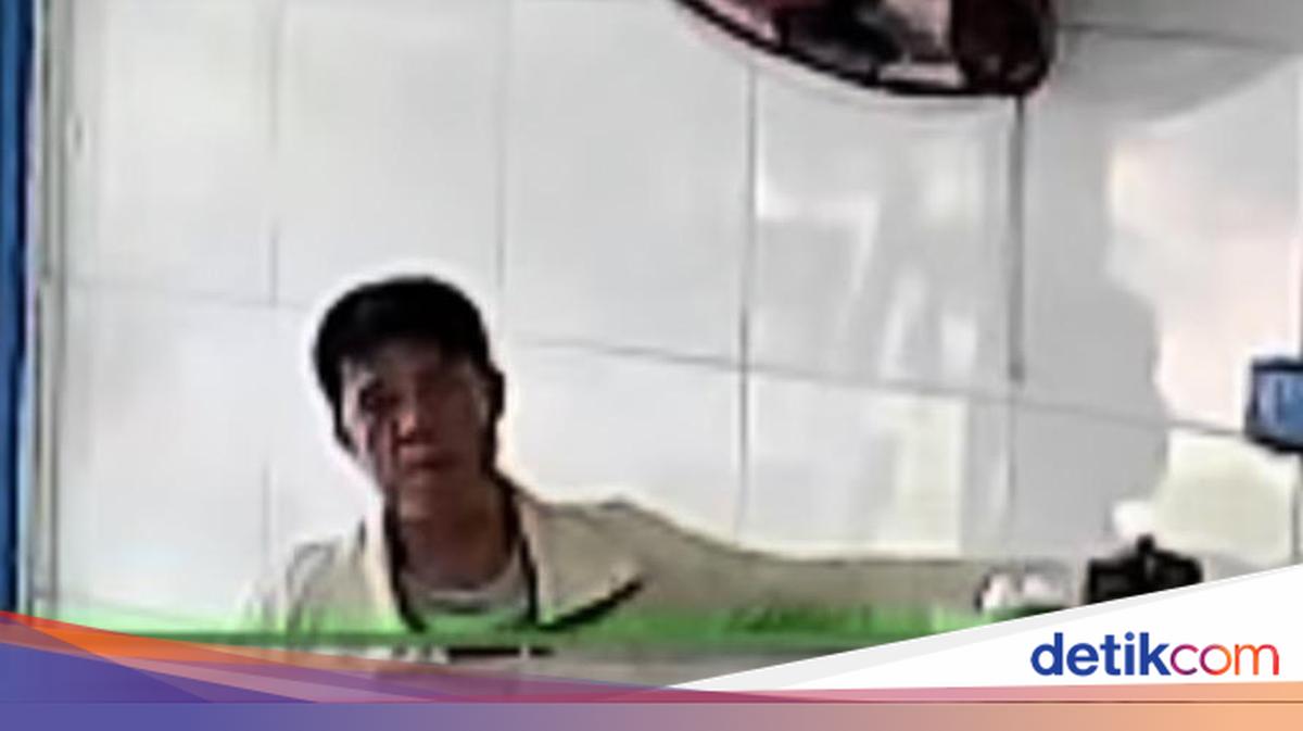 Firefighter's Phone Stolen While Charging at a Warteg in Depok