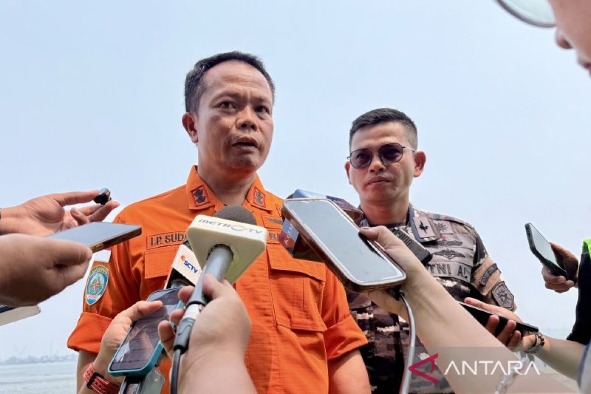 KRI Canopus sweeps sector five in underwater search for Virgo ship victims