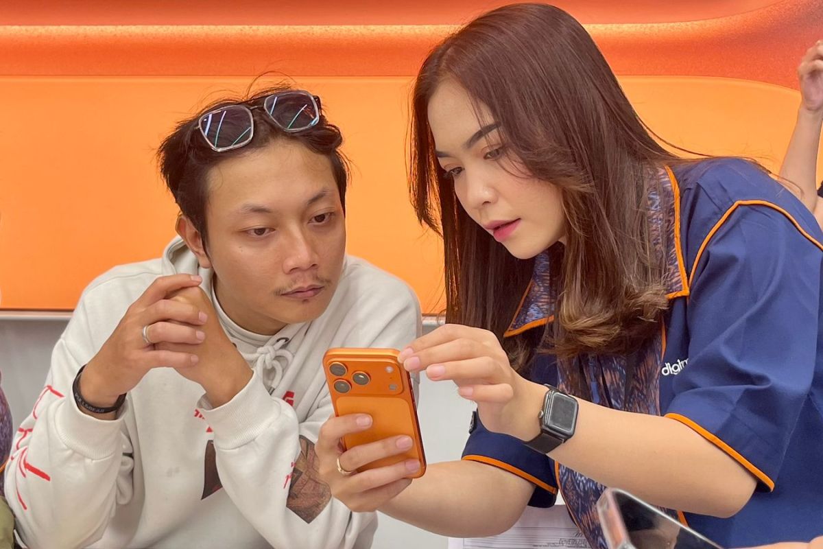 iPhone features that connect with Mac and Apple Watch