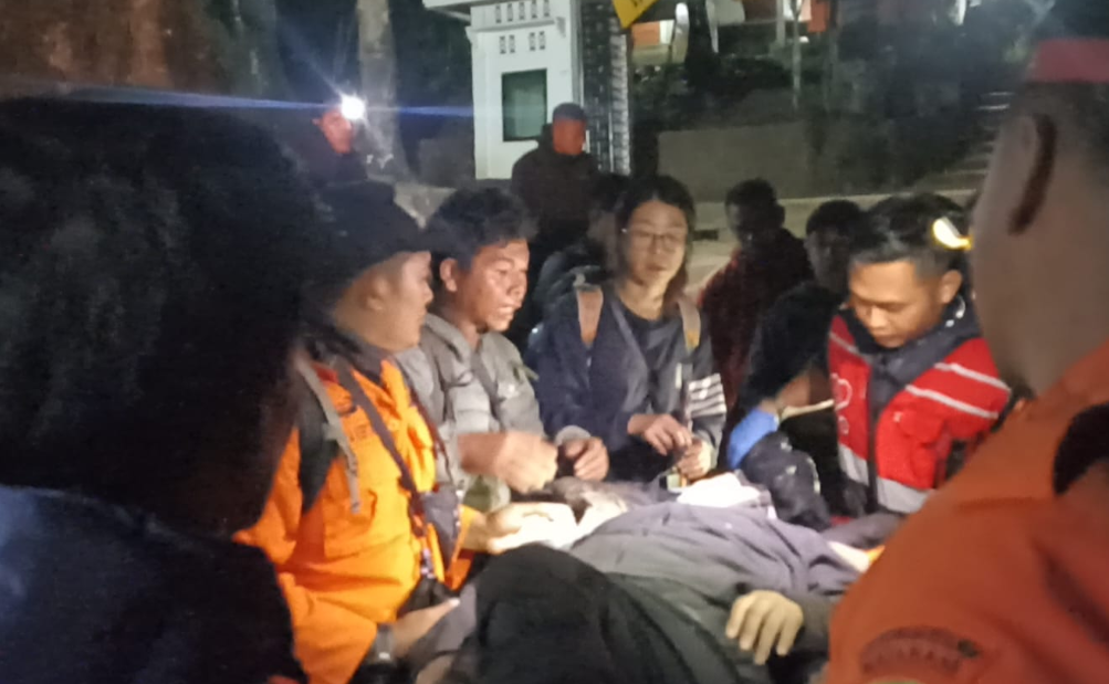 Chinese National Who Fell on Mount Rinjani Successfully Evacuated