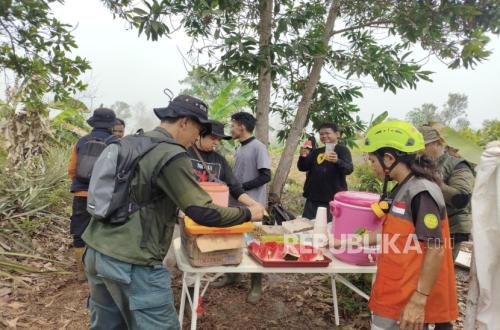 Rumah Zakat's Fresh Post Supports Forest and Land Fire Officers and Volunteers