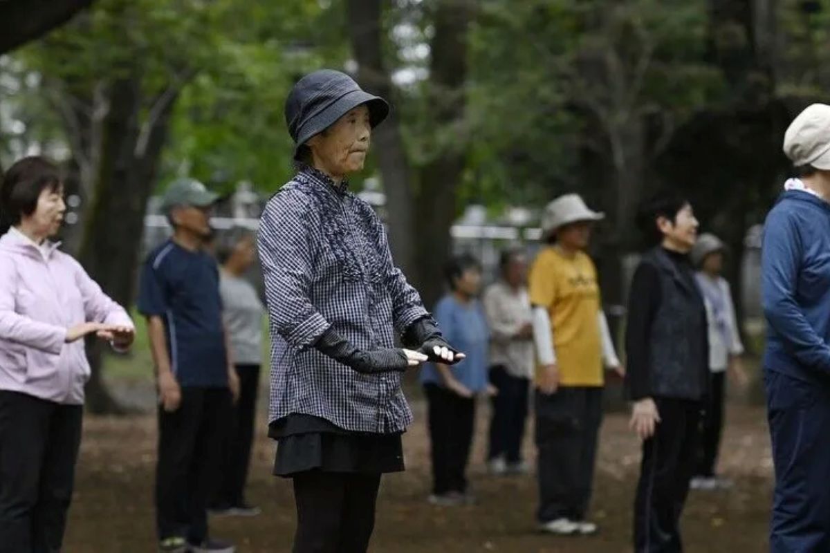 Japan's centenarian population tops 100,000 for the first time