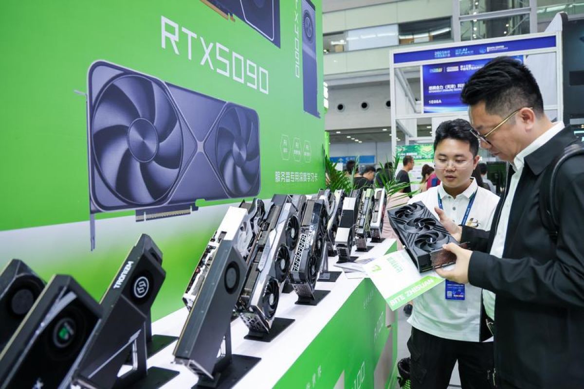 China releases development plan for electronic information manufacturing sector