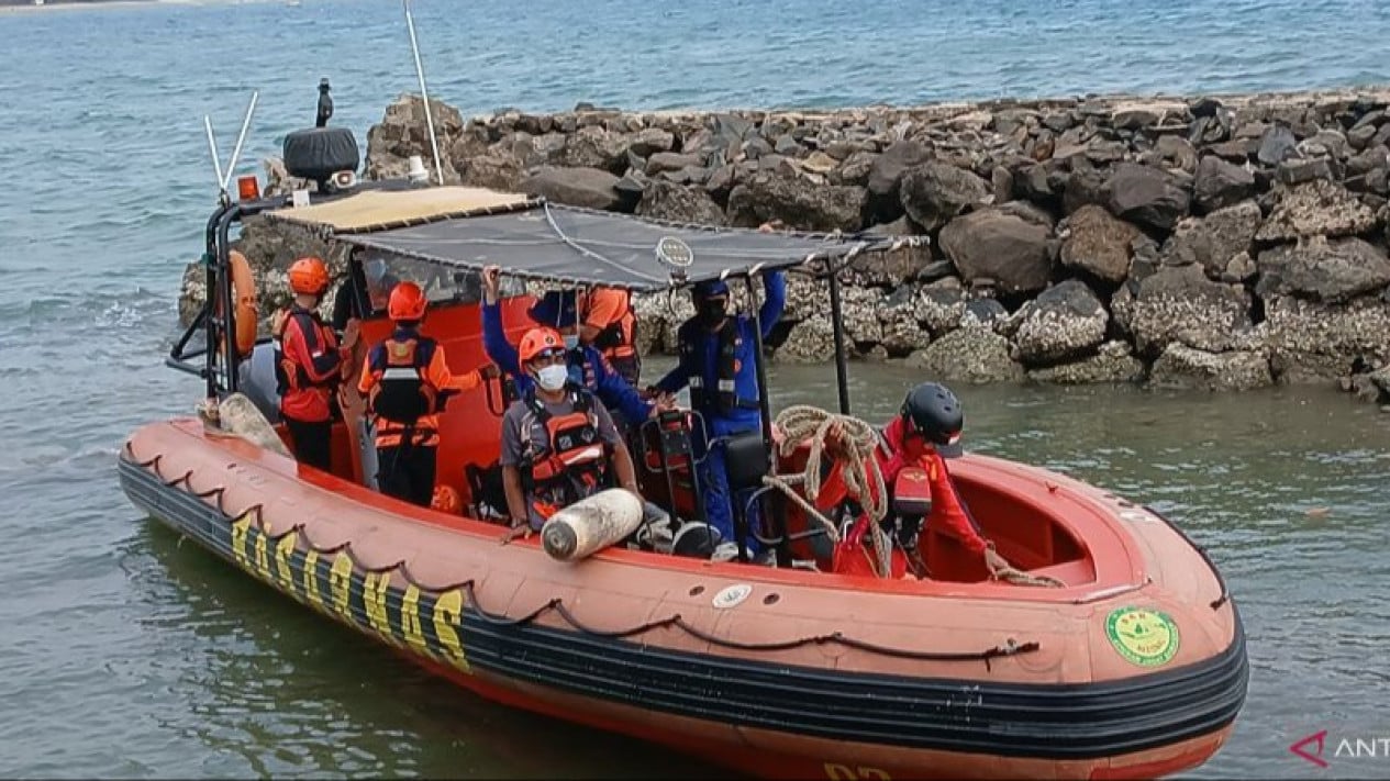Search Extends to 500 Metres Off Mount Anak Krakatau Coast, Hunt for Five Missing Journalists Still Yields Nothing