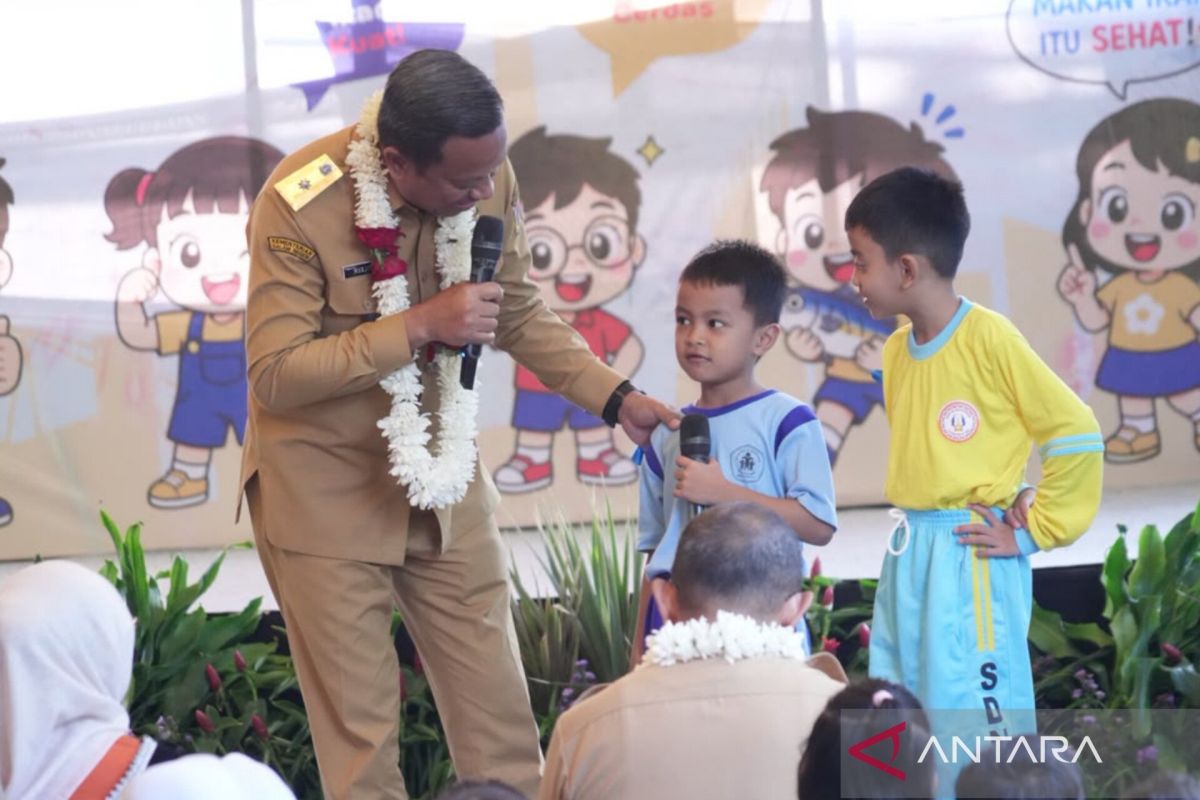 East Jakarta Administration Launches Fish Consumption Campaign for Hundreds of Students