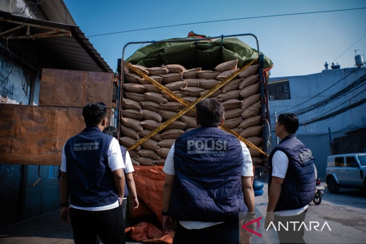 Metro Jaya Regional Police Uncover Smuggling of 49.85 Tonnes of Illegal Peanuts
