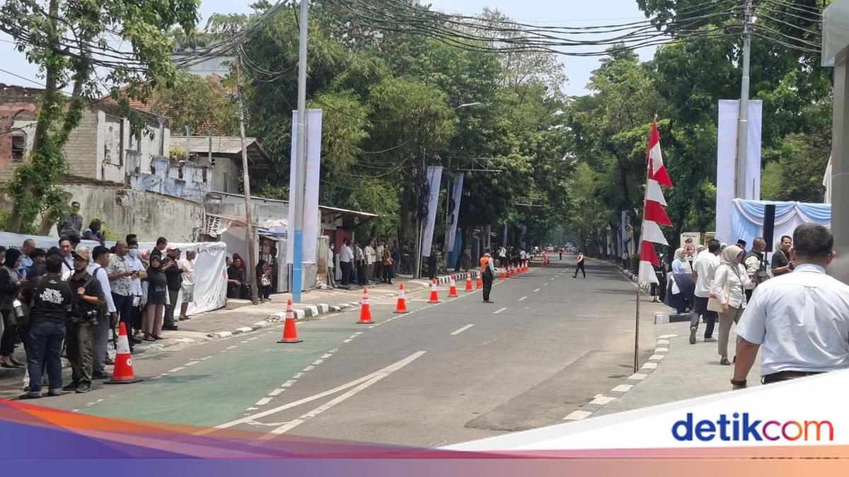 Minangkabau Timur Road Towards Manggarai Closed Ahead of LRT Inauguration