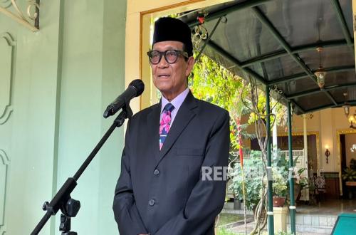 Sultan HB X Reveals Method to Clean Krakatau Volcanic Ash, Citing Mount Kelud Eruption