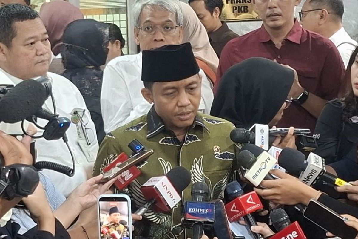 Forestry Minister: Heavy machinery permitted in national parks during forest fire emergencies