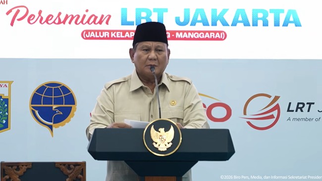 Prabowo: Riding the LRT is Pleasant
